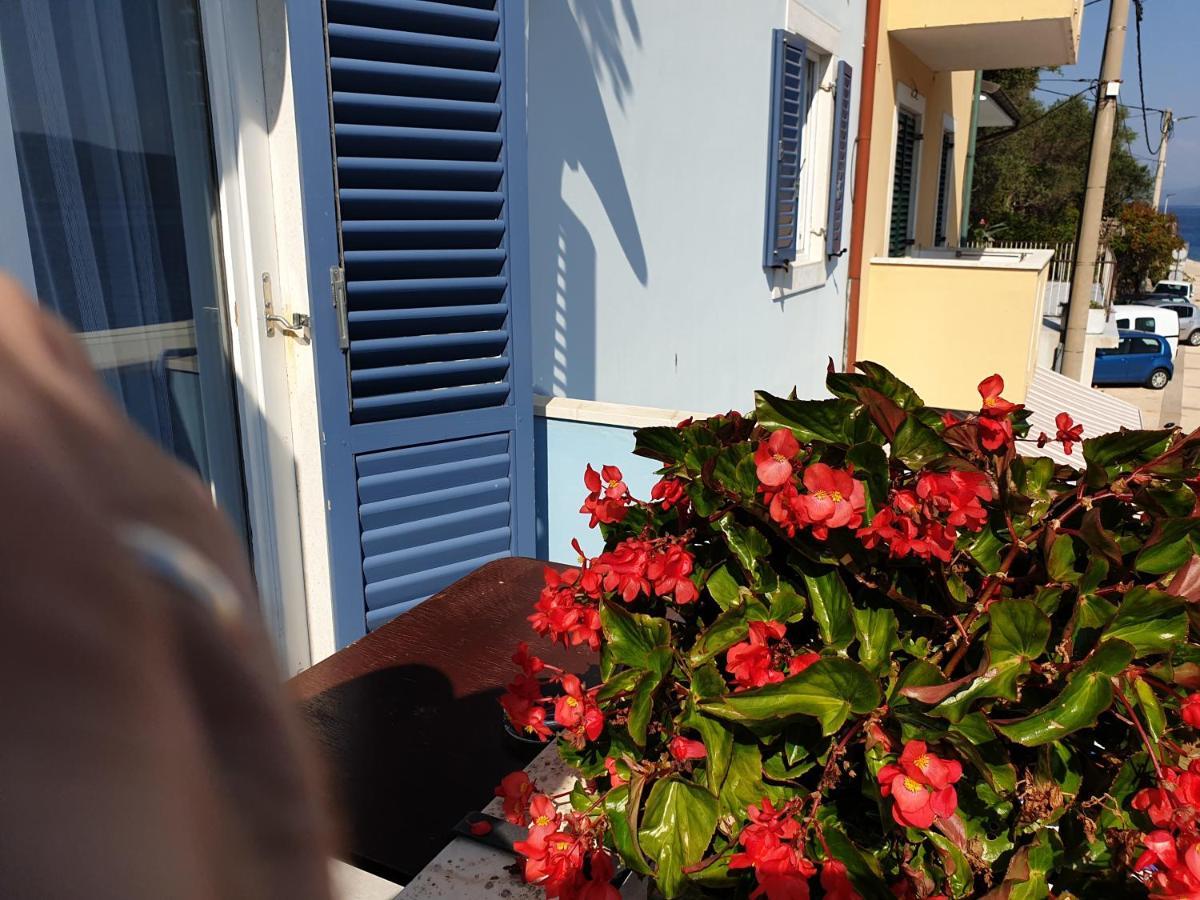 Sobe Mamalu Acomodação com café da manhã Valun Exterior foto